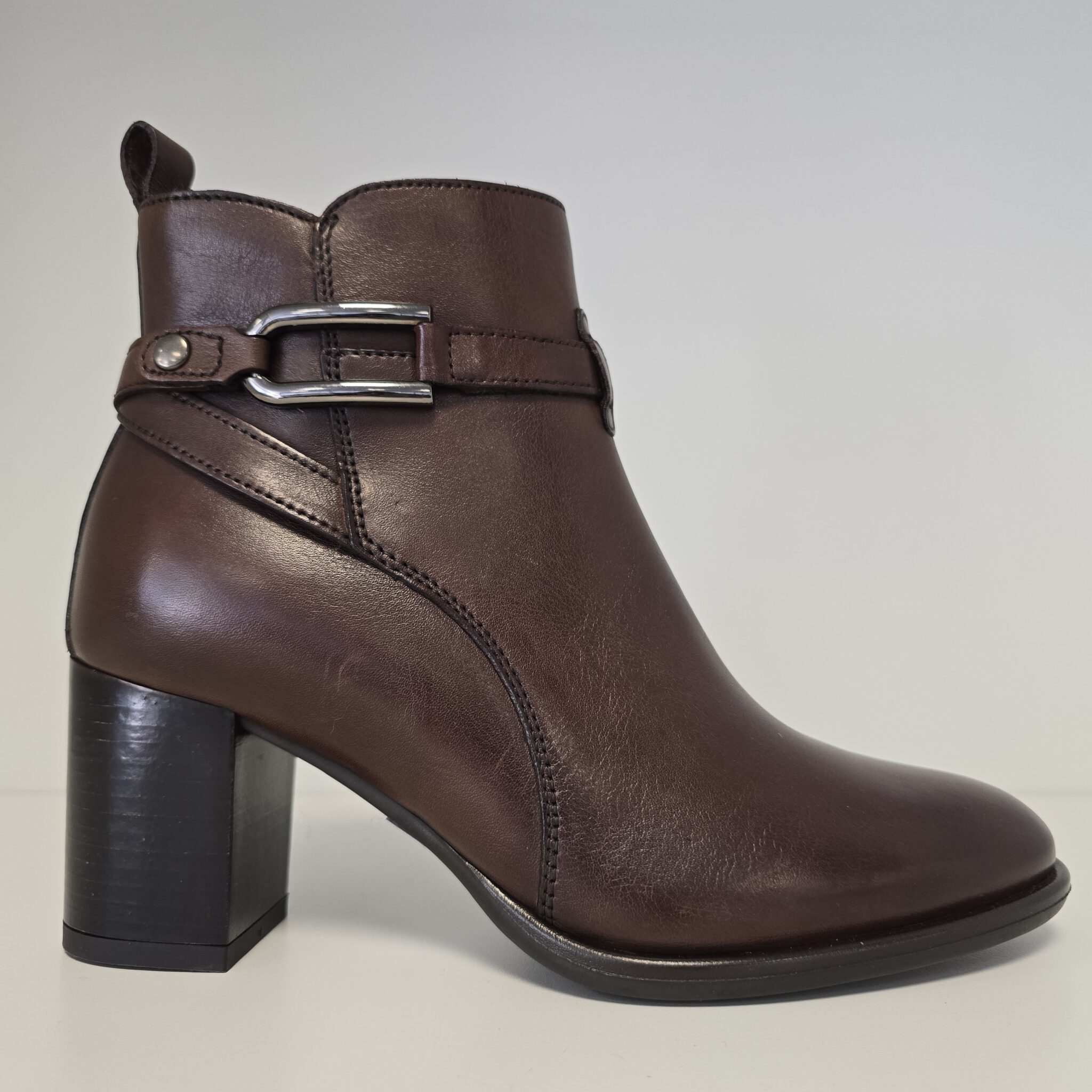 28a-sg66523-marrone